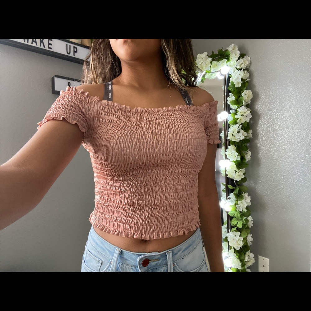 Cute Pink top - Picture 2 of 3